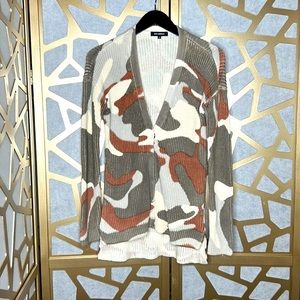 525 America camo‎ vneck cardigan